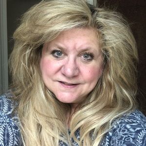 Meet your Posher, Laurie